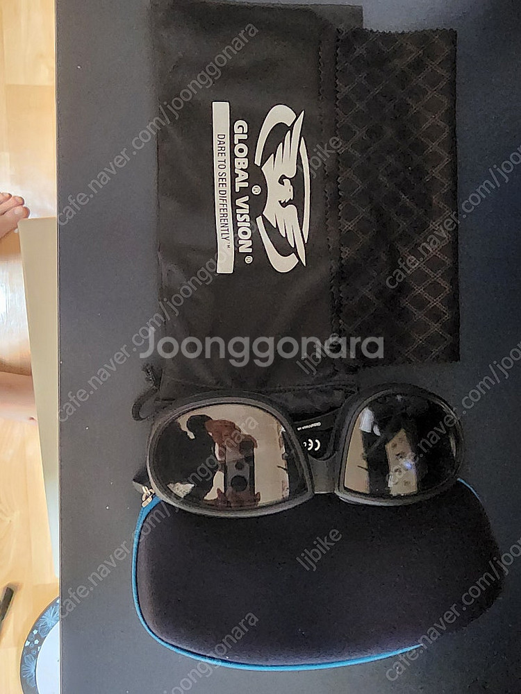 글로벌비전 변색 투명고글 판매합니다--0