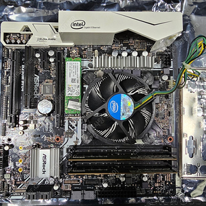 (일괄 판매) i7 7700 + ASRock B250M Pro 4 M-ATX 메인보드 + DDR4 16GB + SSD 128GB