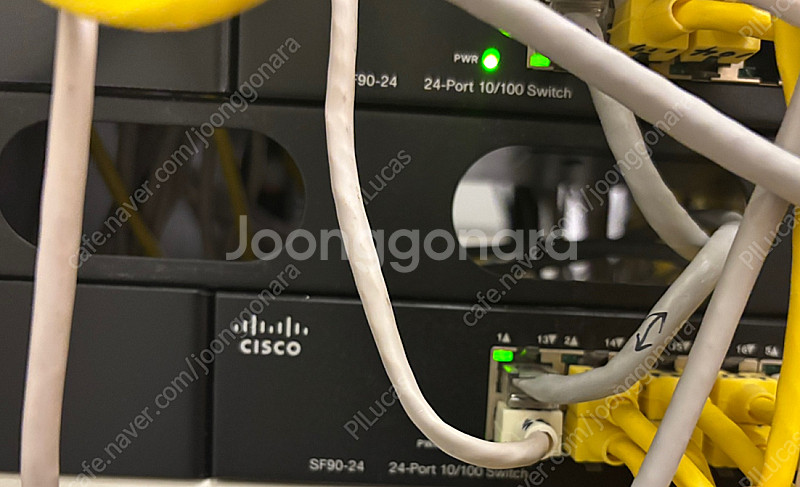 Cisco 스위치 허브 SF90-24 2대 일괄 판매--1