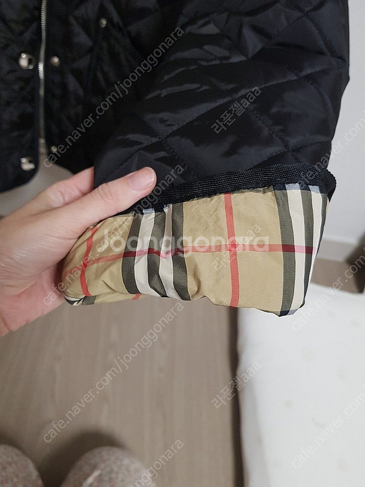 버버리 퀼팅 크롭 후드 자켓 점퍼--1