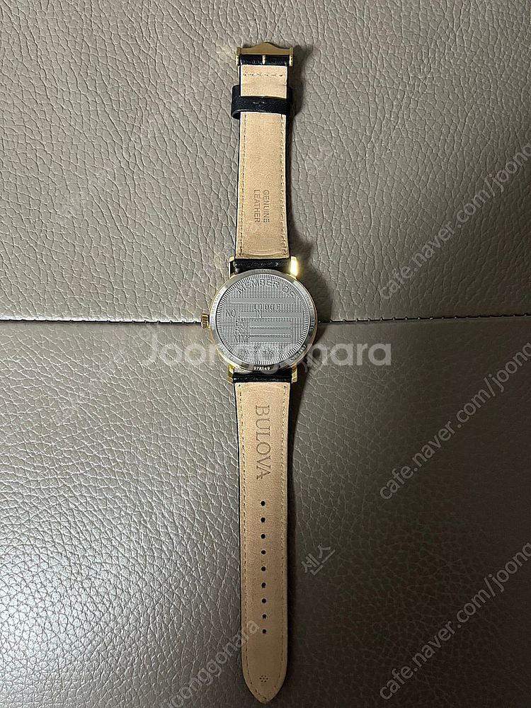 부로바 클래식 쿼츠 97A149 시계팝니다--2