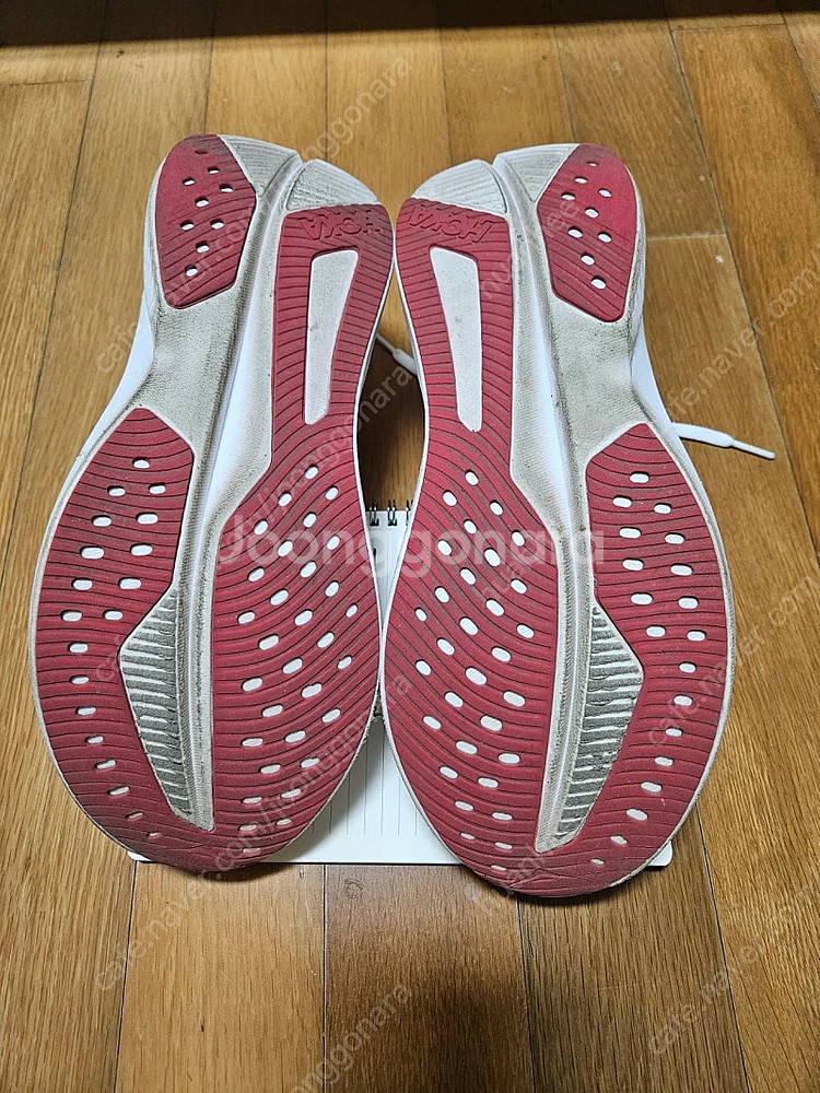 호카 마하6 270사이즈 판매합니다.--2