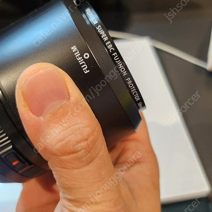후지필름 XF 33mm F 1.4 R LM WR 렌즈 판매합니다.