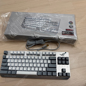 ASUS ROG STRIX SCOPE NX TKL MOONLIGHT WHITE 갈축 단순개봉품 판매합니다