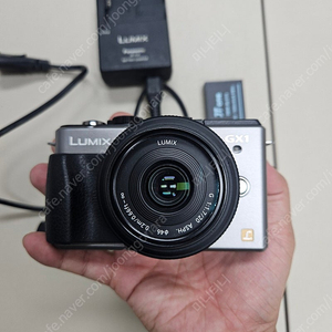 파나소닉 GX1 카메라 + 20mm f1.7 마포 축복렌즈