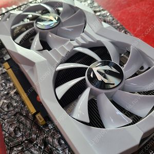 ZOTAC RTX2060 SUPER OC 화이트 중고 판매합니다.