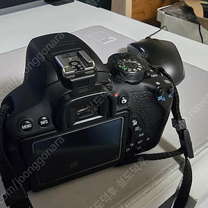 Canon 캐논 700D 본체와 삼각대 팝니다.