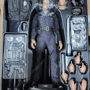 핫토이 T-1000