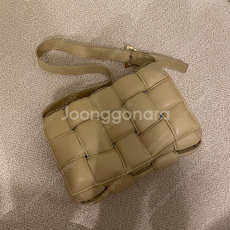 보테가베네타 패디카세트백-포리지색상--0