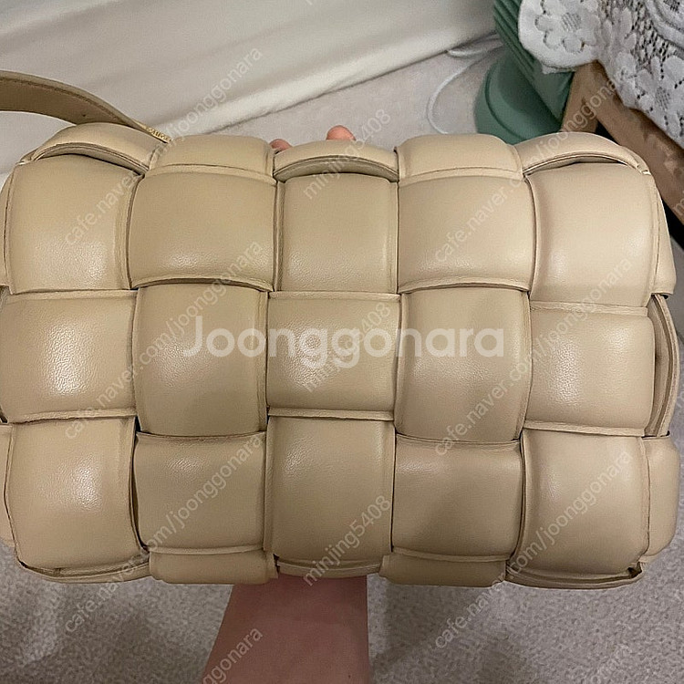 보테가베네타 패디카세트백-포리지색상--5