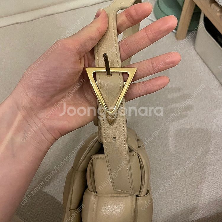 보테가베네타 패디카세트백-포리지색상--6