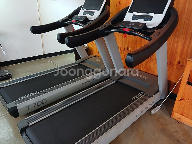 개선스포츠t700 런닝머신 2대 판매합니다--0