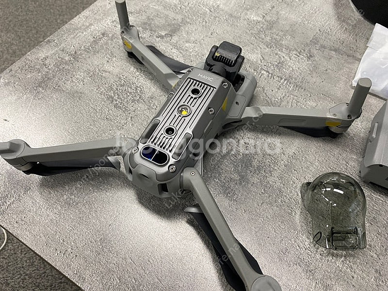 풀박스 촬영용 드론 DJI 매빅 에어2 플라이모어 콤보--7