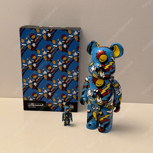 베어브릭X그라플렉스 400%+100% // bearbrick X grafflex