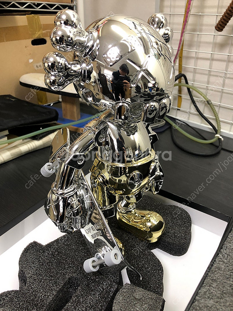 Kaws sorayama 카우스x하지메 소라야마 컴패니...--4