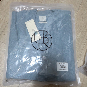 유메르 비비 크롭 가디건 cashmere100 (limited) 포그 스카이 (미개봉 미시착제품)