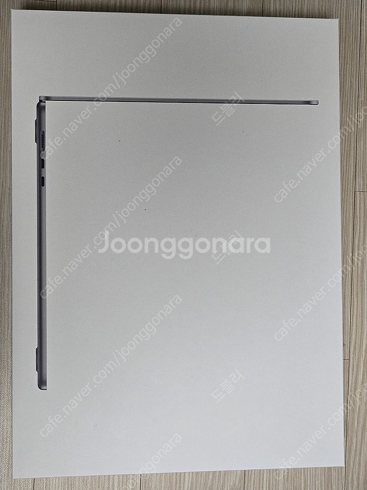 맥북에어 M3 15인치 256GB 8G메모리--1