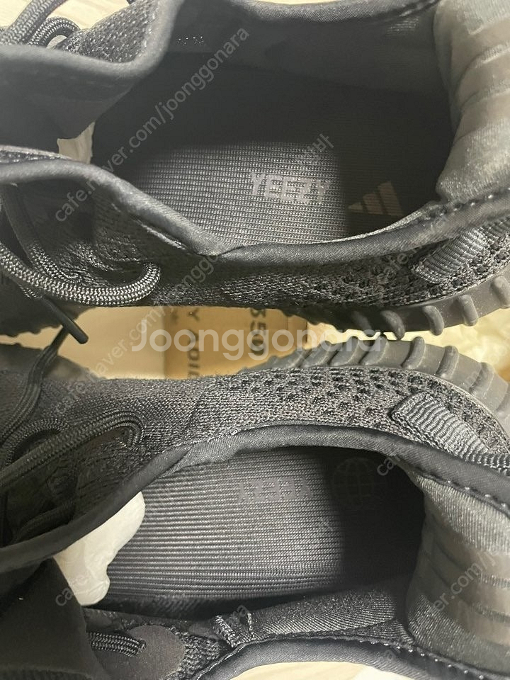 아디다스 이지부스트 350 v2 285 사이즈 팝니다.--1