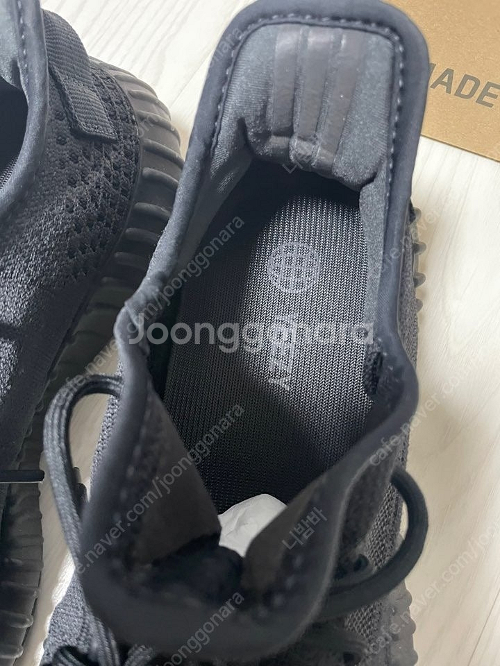 아디다스 이지부스트 350 v2 285 사이즈 팝니다.--2