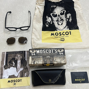 정품) 모스콧 렘토쉬 블랙에디션2 44 사이즈 안경테 + 선글라스(클립온)포함 MOSCOT LEMTOSH Black Edition2 44 size + 선글라스(클립온)포함 입니다.