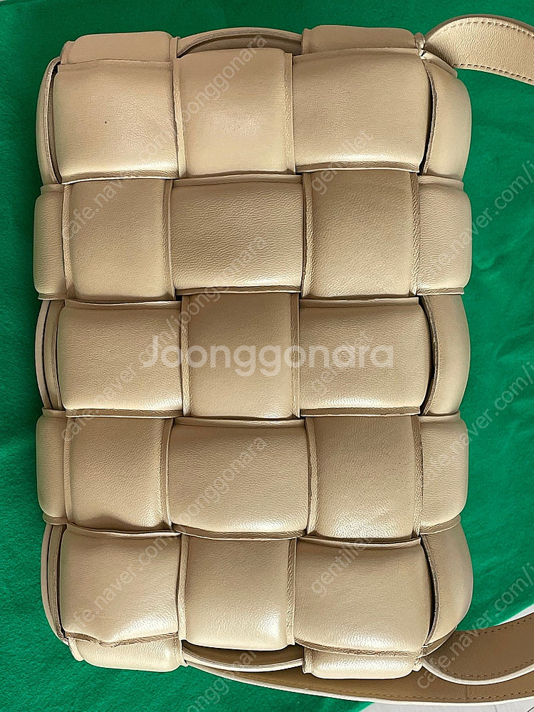 보테가베네타 패디드카세트백 포리지--5