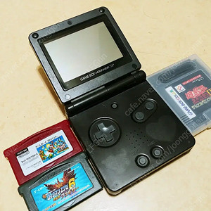 GBA SP 순정 본체 (AGS-001) + 게임3개 (포켓몬 사파이어, 유희왕 시리즈 2개) 판매