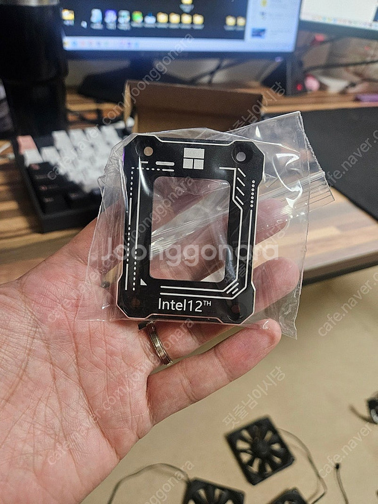 인텔 12세대 소켓 가이드 LGA1700-BCF BLA...--1