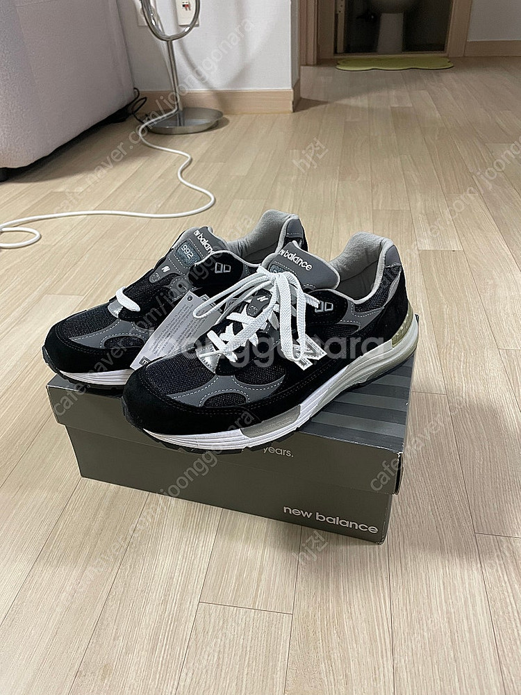 뉴발란스 992 블랙화이트--0