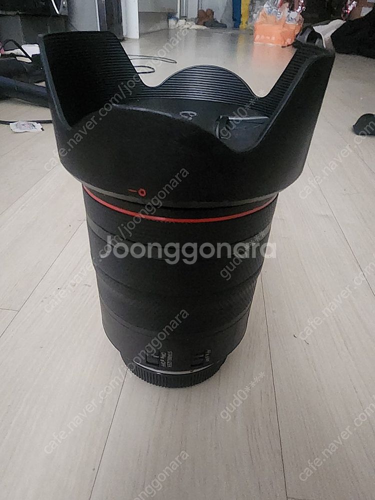 1회 사용 캐논 RF24-105 F4 렌즈 팝니다.--2