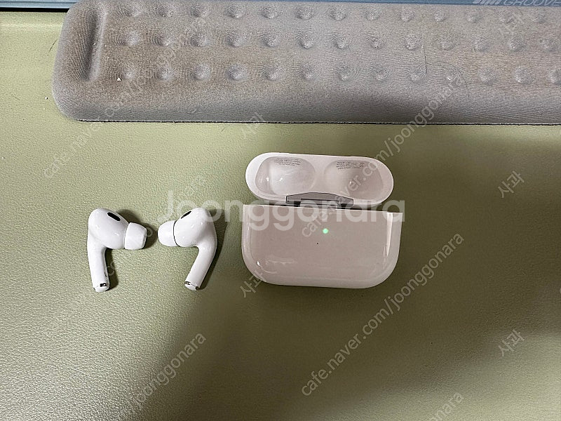 에어팟 프로 2세대 usb-c 팝니다--1