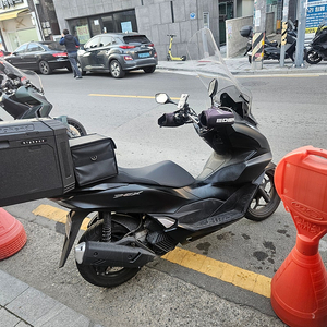 24년식 pcx125검정 5xxxkm 판매합니다.