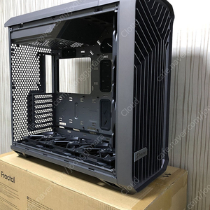 [판매] Fractal Design Torrent TG Light Tint - Grey