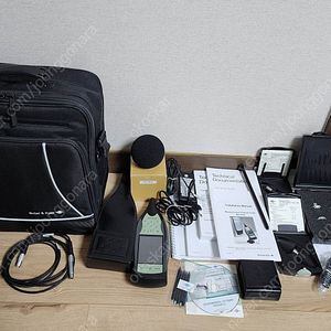 BRUEL & KJAER 2250 Sound Level Meter Analyzer