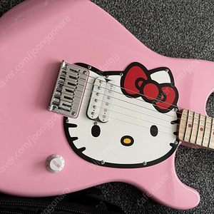 Squier by Fender Limited Edition Hello Kitty Stratocaster Maple Fingerboard Pink 헬로키티 일렉기타