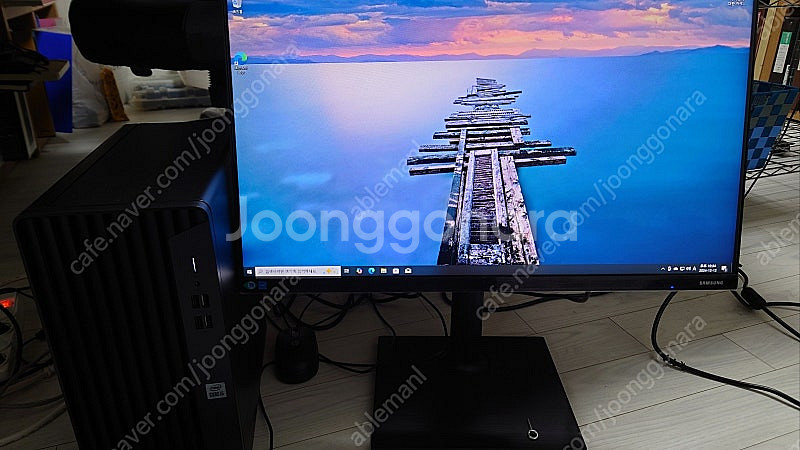 HP 프로데스크 400 G7 컴퓨터와 삼성 LF24T4...--0