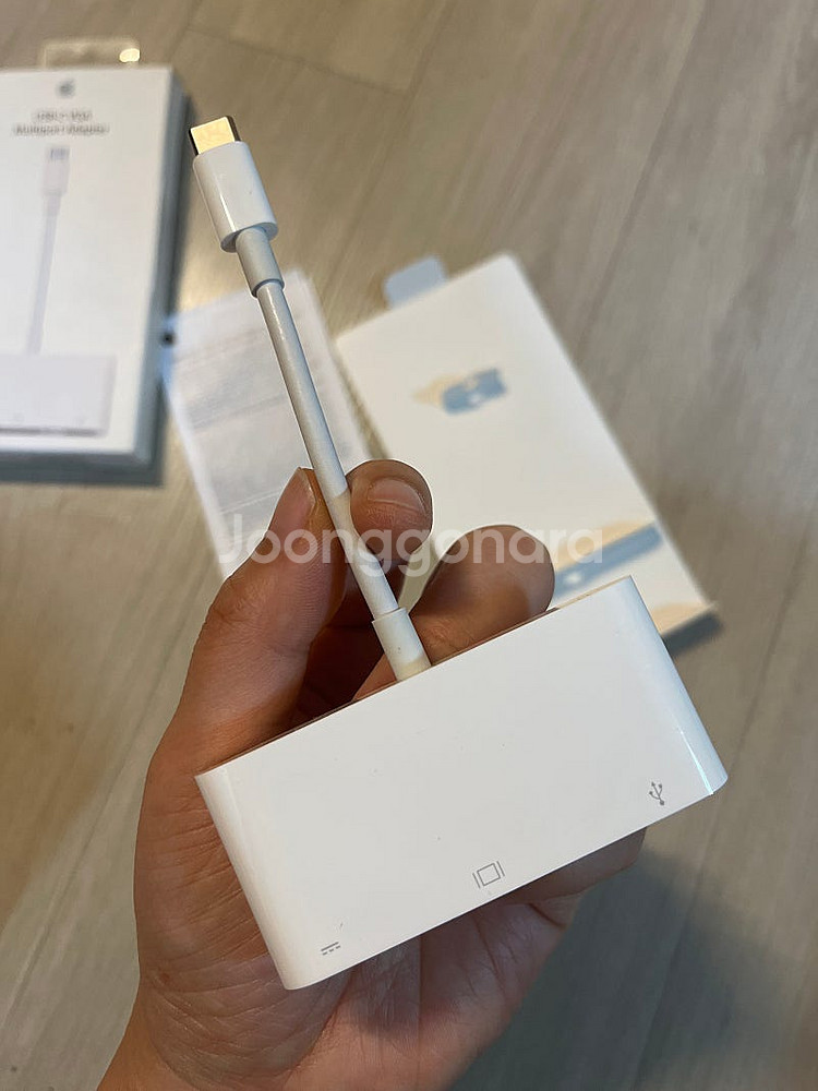 Apple usb-c vga multiport adap...--1