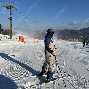 온요네 스키복 M 24/25 신상 (거의 새제품) --> 가격다운 ! (72만 --> 68만--> 60만)