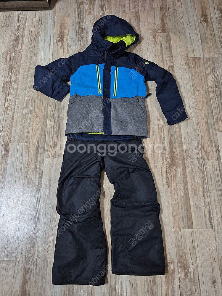 아동 주니어 686 보드복, 스키복 세트 팝니다.--0
