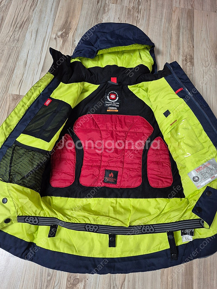 아동 주니어 686 보드복, 스키복 세트 팝니다.--2