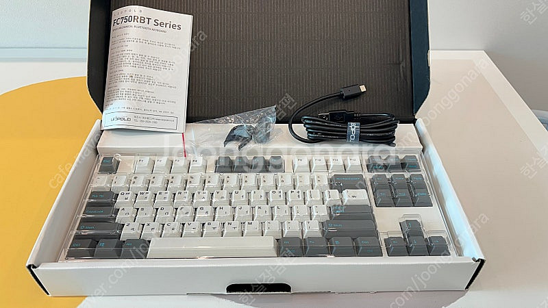 레오폴드 FC750RBT 화이트그레이 저소음 적축--0