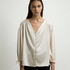 VARTIST Julia blouse 바티스트 줄리아 V neck 브이넥 블라우스