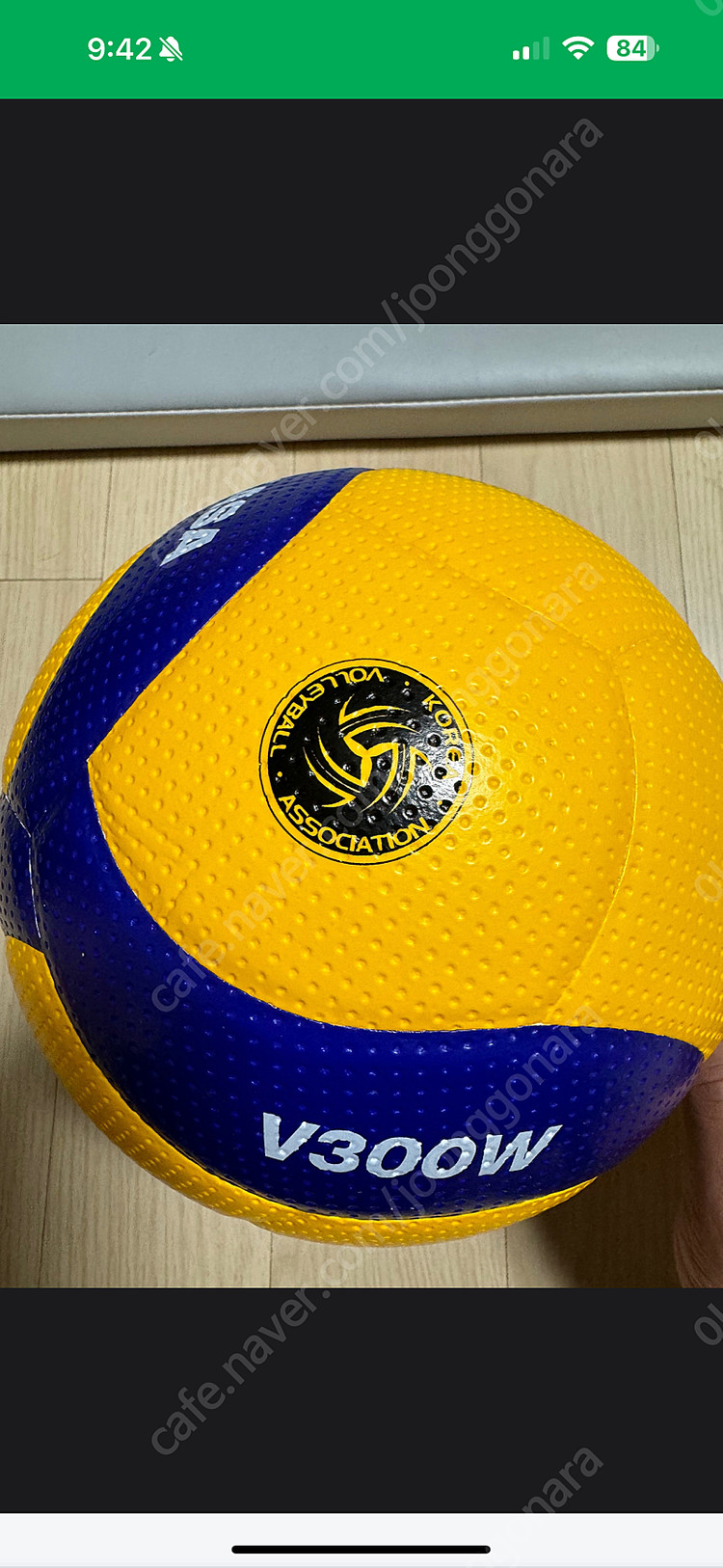 미카시 배구공 V300W 거의새거입니다 2개있습니다--1