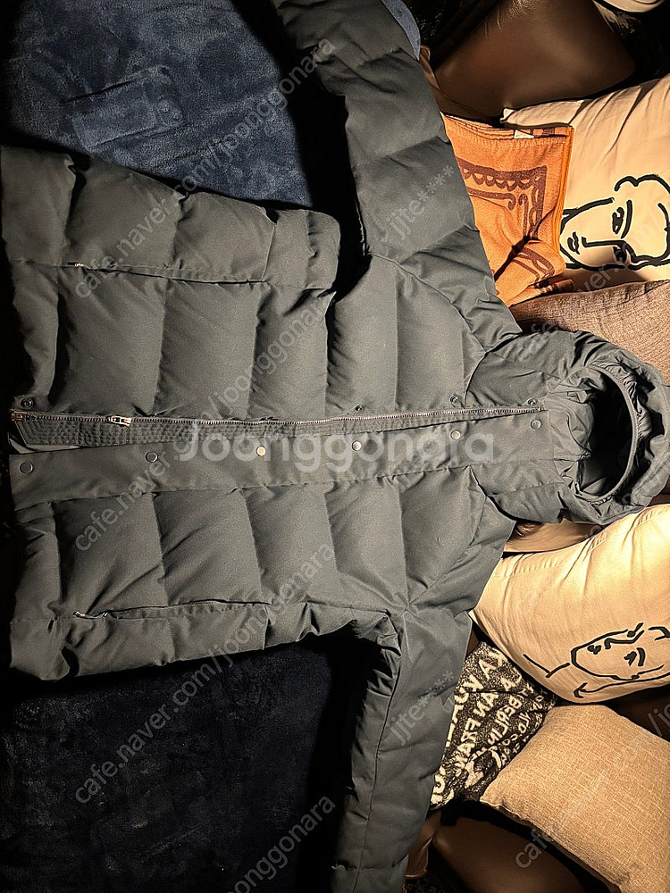 룰루레몬 윈터 퍼프 재킷 tech canvas L사이즈 네이비색상 팝니다.--0