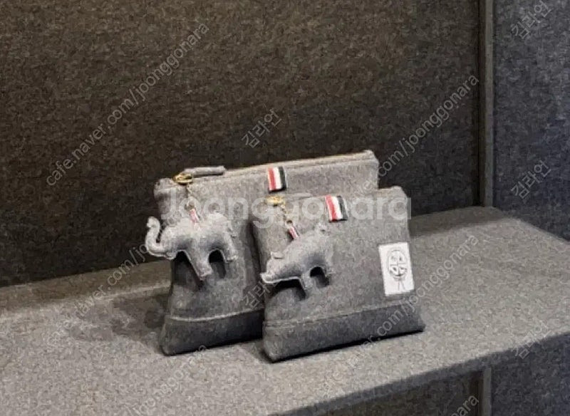 톰브라운 성수 클러치 파우치 새상품 M L--0