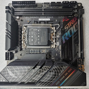 ROG Strix B760-I Gaming Wi Fi