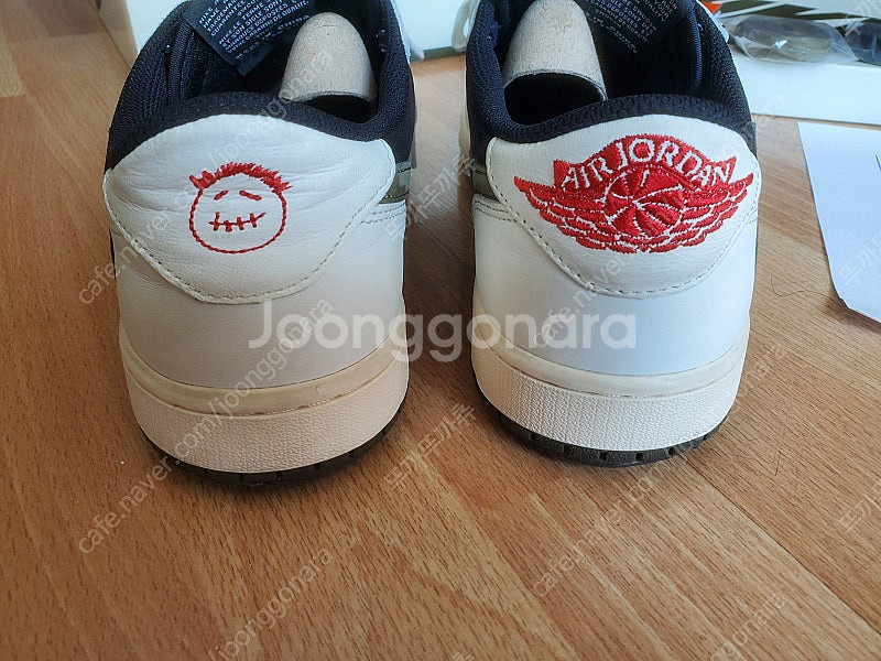 275 사이즈 (W) 조던 1 x 트래비스 스캇 레트로...--4