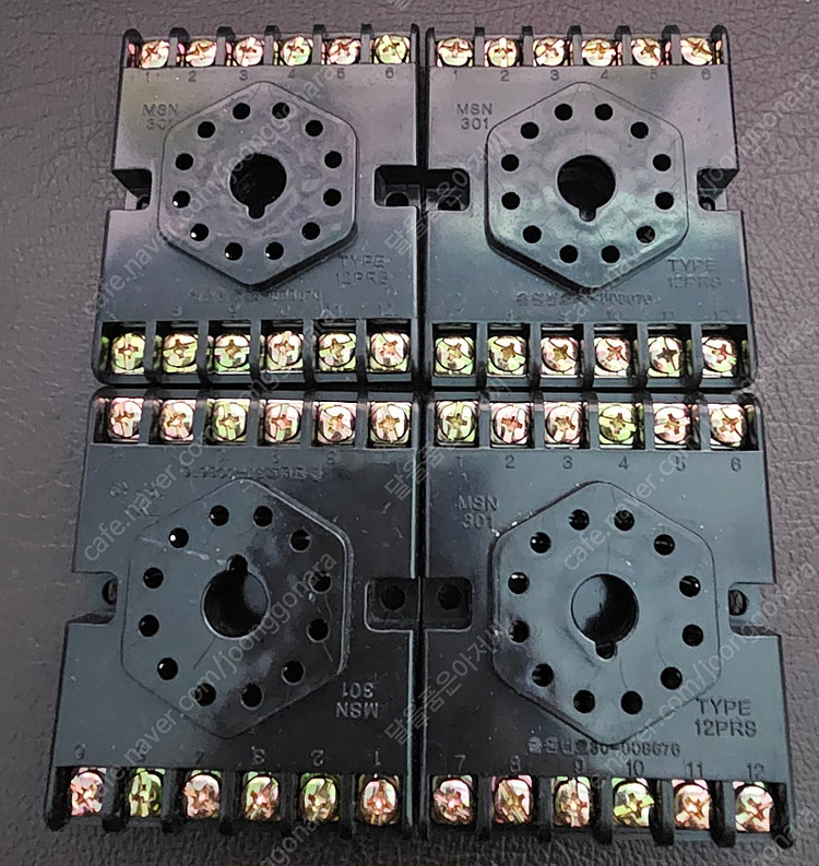 릴레이 12핀 베이스 4개 팝니다--0