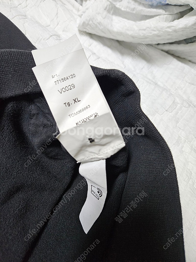 스톤아일랜드 22FW 후드티 블랙--3