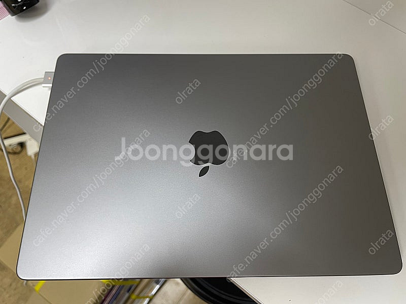 M1 MacBook Pro 14인치--2