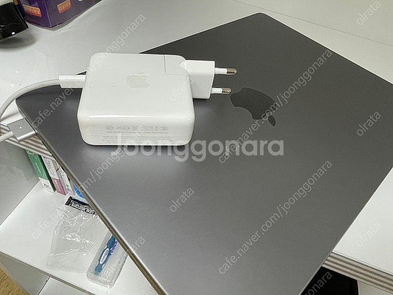 M1 MacBook Pro 14인치--4
